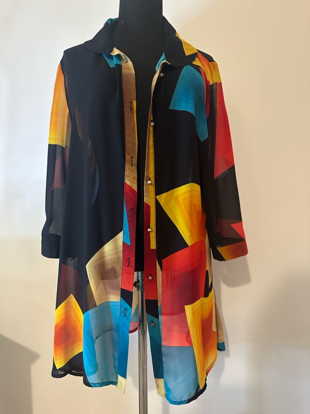 Women’s Black Abstract Colorblock Lightweight Sheer Over Long Blouse